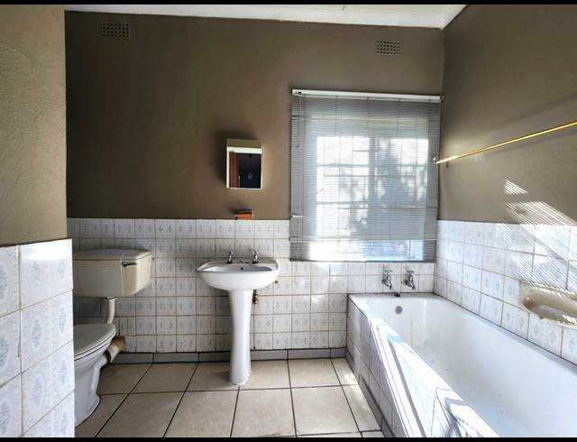 3 BEDROOM HOUSE FOR SALE IN THREE RIVERS